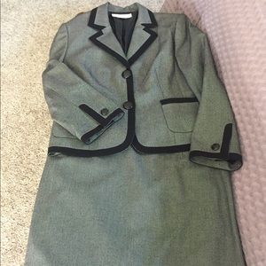 Very nice suit. Great used condition